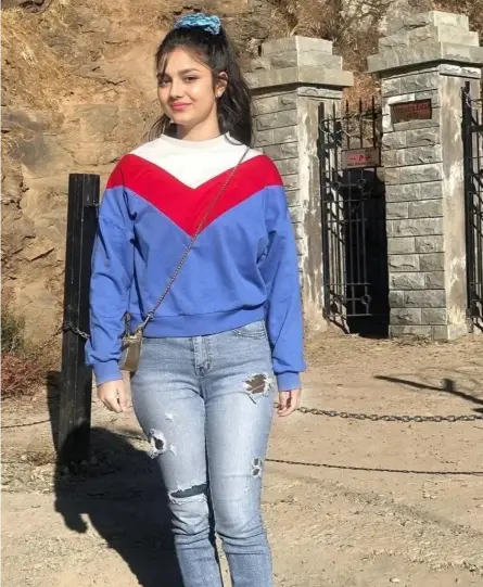 Cute Ladki Ki Photo