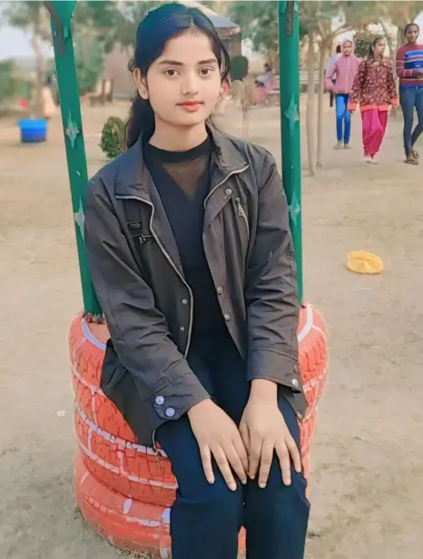 Cute Ladki Ki Photo