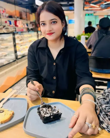 Cute Ladki Ki Photo
