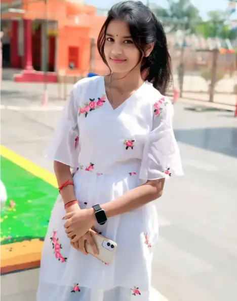 Cute Ladki Ki Photo