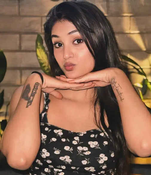 Cute Ladki Ki Photo