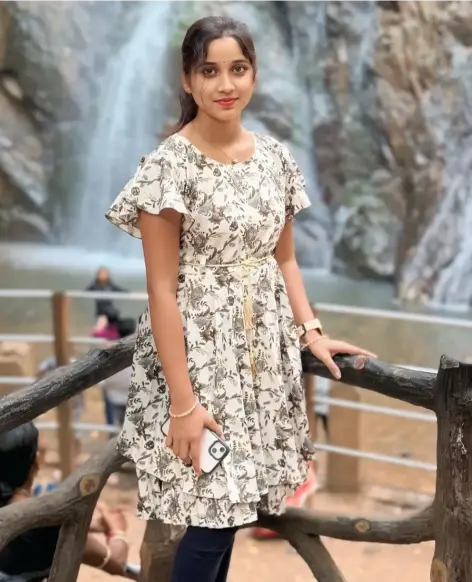 Cute Ladki Ki Photo