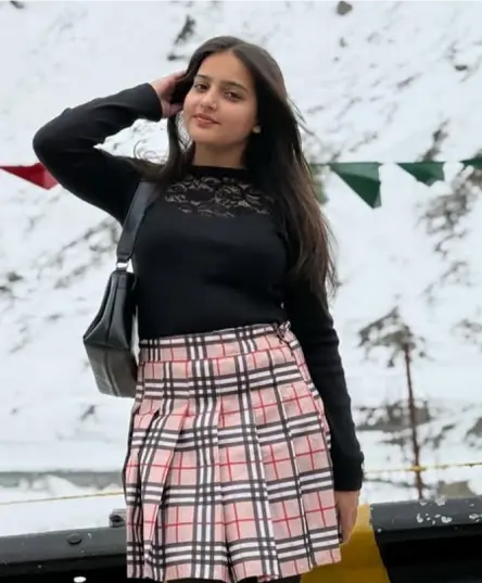 Cute Ladki Ki Photo