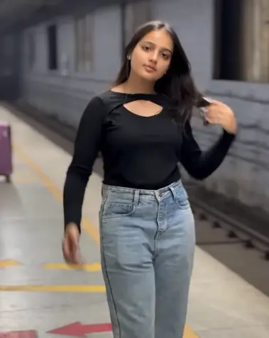 Cute Ladki Ki Photo
