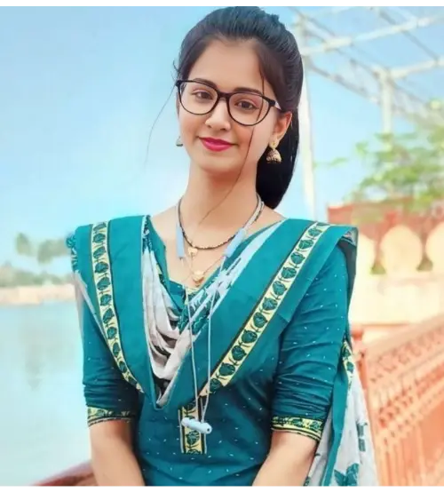 Hindi Ladki Ka Photo