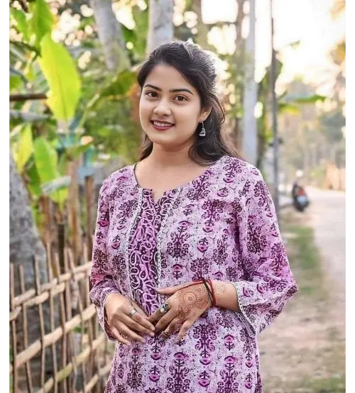 Hindi Ladki Ka Photo