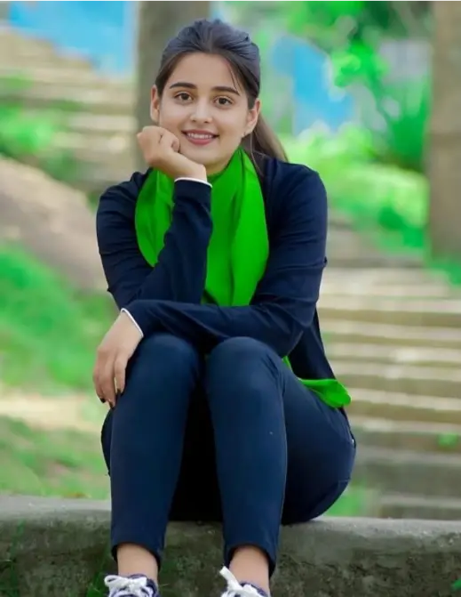 Delhi Ladki Ki Photo