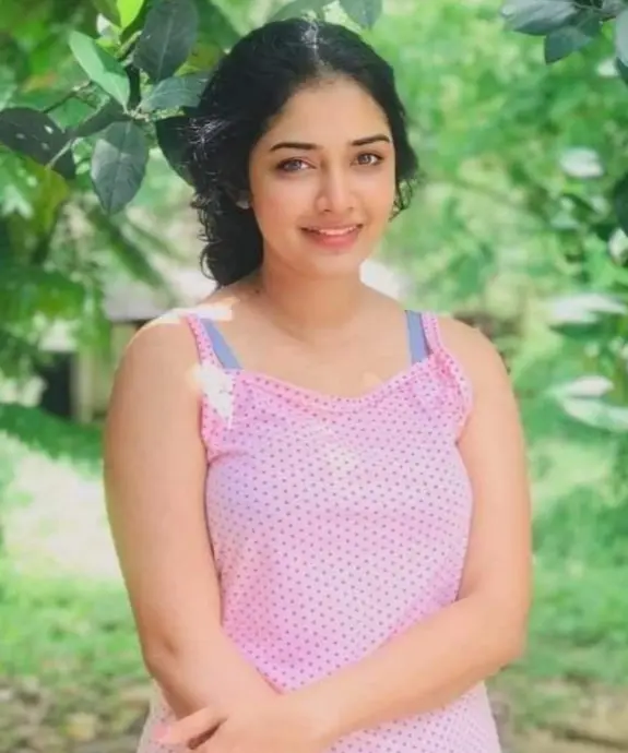 Delhi Ladki Ki Photo