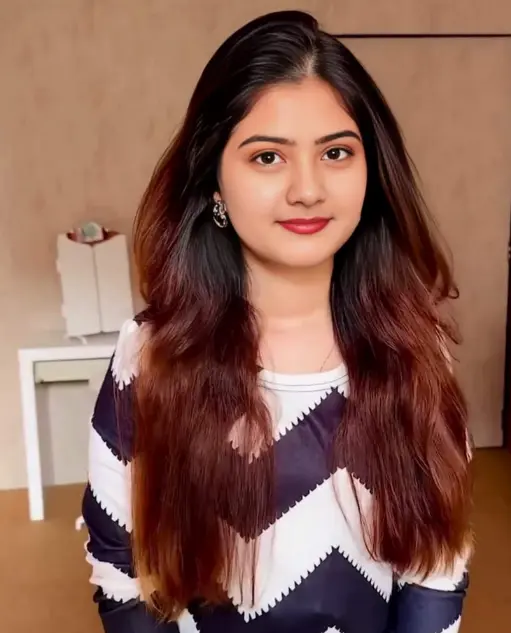 stylish ladki ki photo