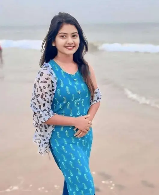 stylish ladki ki photo