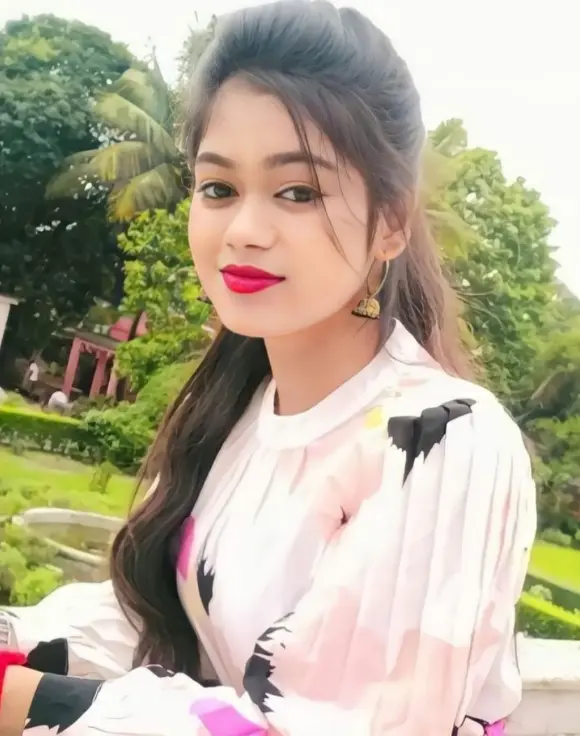 stylish ladki ki photo
