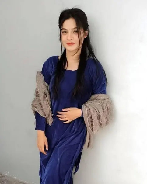 stylish ladki ki photo