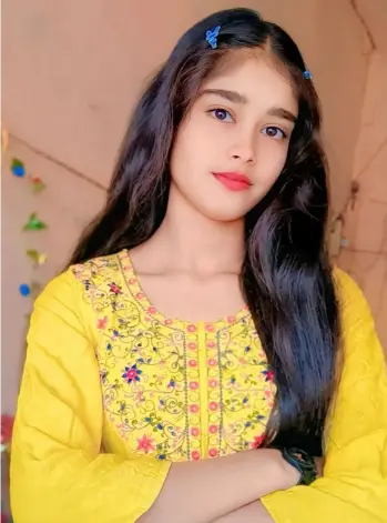 16 Saal Ki Ladki Ki Cute Photos