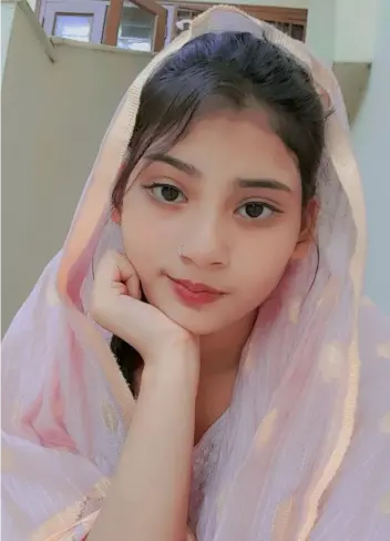 16 Saal Ki Ladki Ki Cute Photos