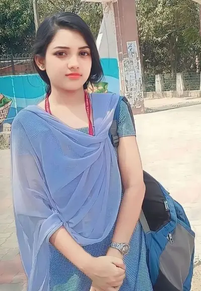 Trendy & Modern Bengali Ladki Ki Photo