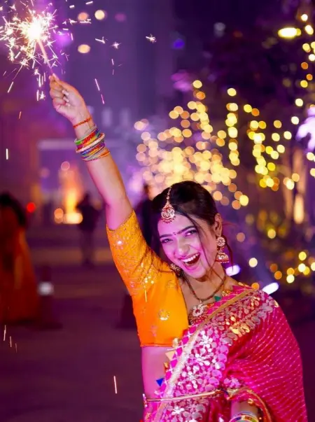 Diwali Ladki Ki Photo 2025