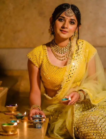 Cute beautiful Ladki ki Photo in Diwali