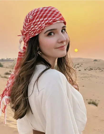 Dubai Ladki Ki Photo