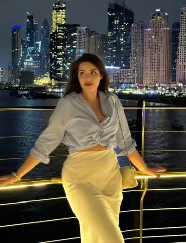 Dubai Ladki Ki Photo