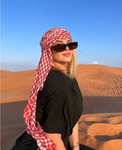 Dubai Ladki Ki Photo