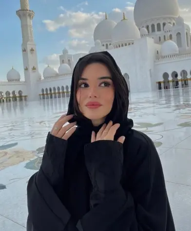 Dubai Ladki Ki HD Images