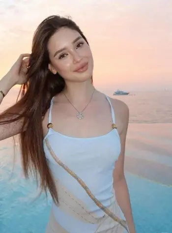 Dubai Ladki Ki Photo HD Images