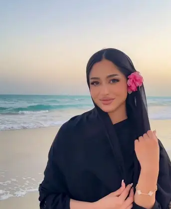 Dubai Stylish Ladki Ki Pic