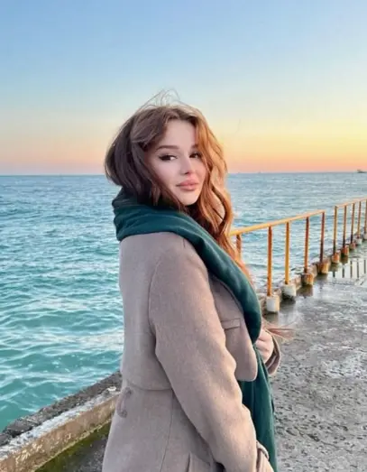 Dubai Stylish Ladki Ki Pic