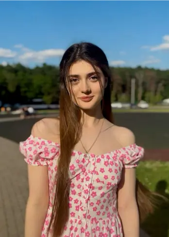 Dubai Stylish Ladki Ki Pic