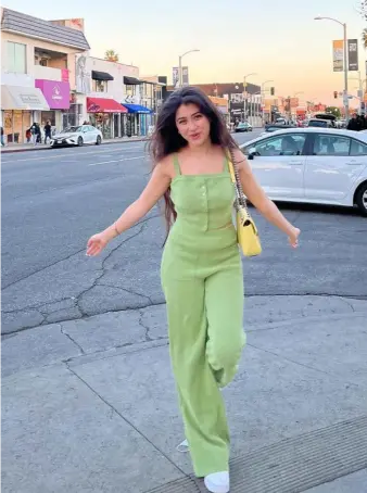 Dubai Cute Ladki Ki Photo