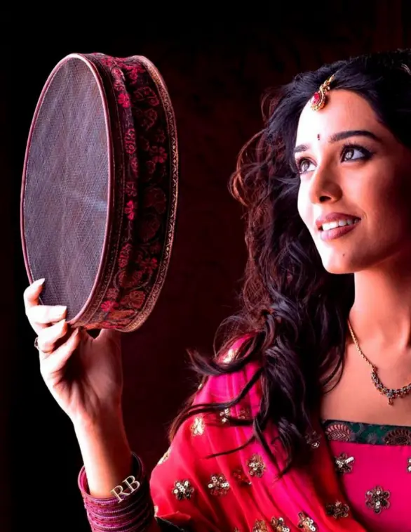 Karwa Chauth Ladki Ki Photo