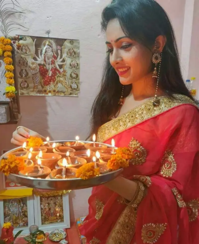 Status Keliye Karwa Chauth Ladki Ki Photo