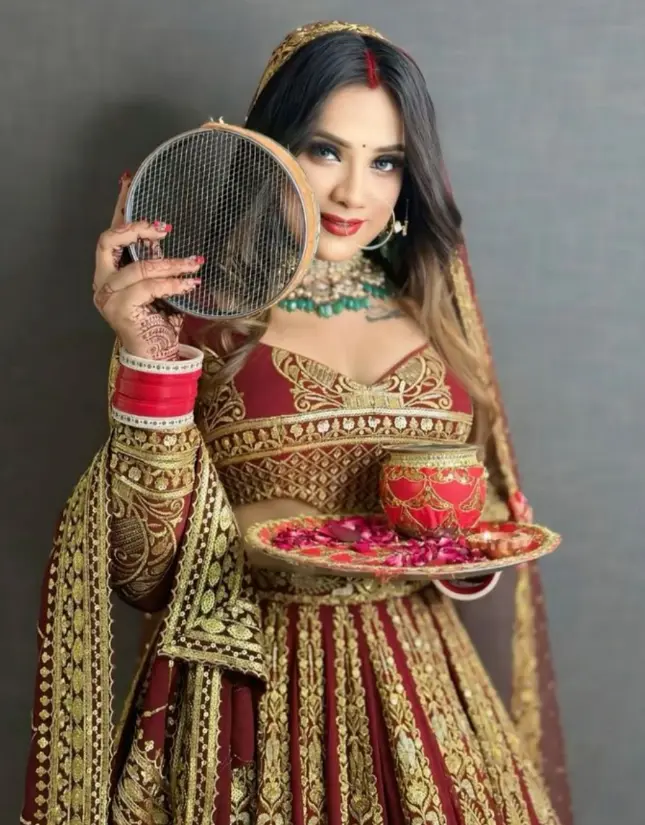Status Keliye Karwa Chauth Ladki Ki Photo
