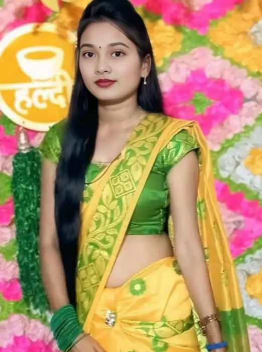 Stylish Ladki ki photos With Saree