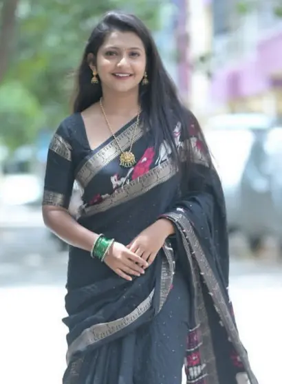 Beautiful Ladki ki Photos Saree Mein