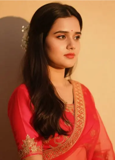 New Style Mein Ladki Ki Photo With Saree new Trend