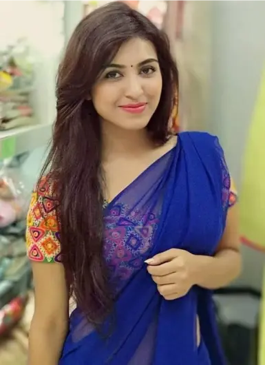 New Style Mein Ladki Ki Photo With Saree new Trend