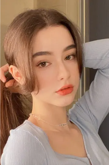 Russian Ladki Ki Photo