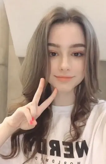 Russian Ladki Ki Photo