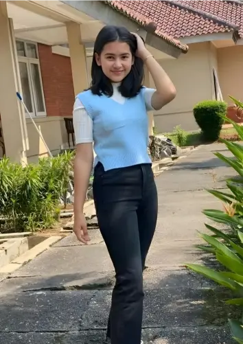 Russian Ladki Ki Photo