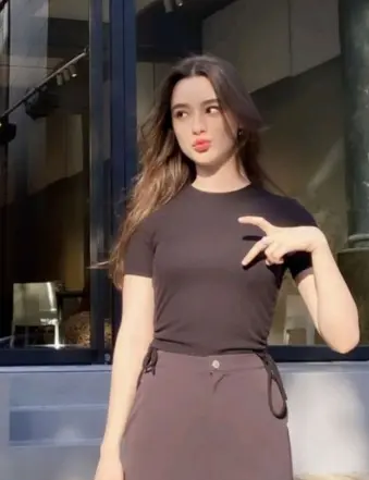 Russian Ladki Ki Photo