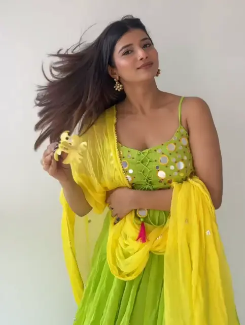 Samridhii Shukla Ki Masum Photos