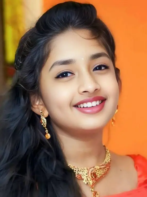 Smart Ladki Ka Photo DP Download