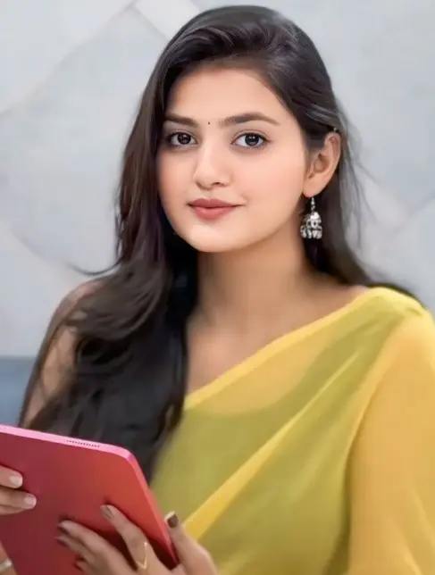 Download Smart Ladki Ka HD Photo 2025