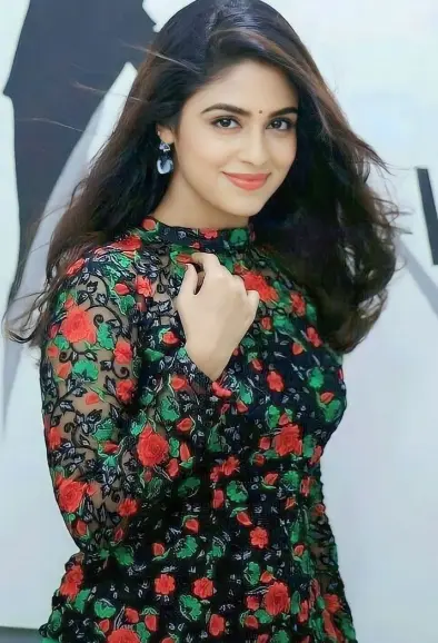 simple ladki ka insta dp