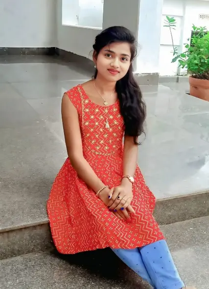 Stylish Ladki Ki Photo