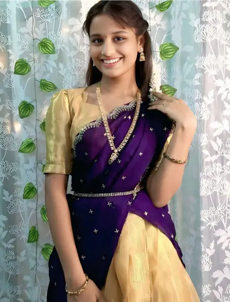Cute Ladki Ki Photo