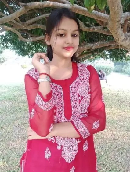 गांव की लड़की का फोटो