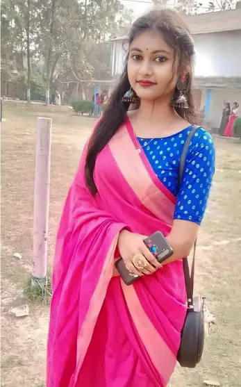 गांव की लड़की का फोटो