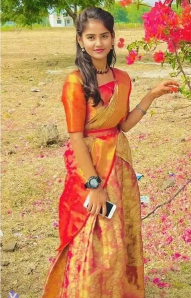 Cute Gaon ki ladki ka photo